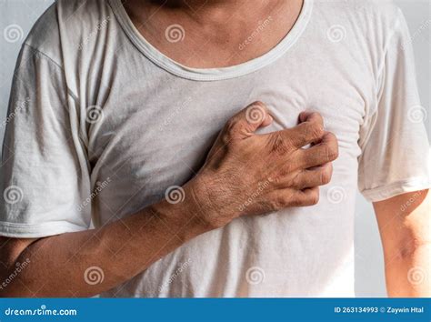 Pain Left Side Of Chest Heart at Linda France blog