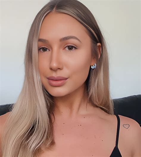 Holly Brougham Leaks