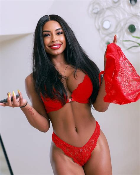 Qimmah Russo - FearlessRiOT