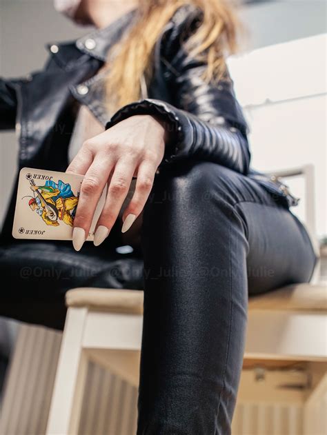 kneel down and submit to your queen. 😛 I wanna play some games. let's have fun ;P | Scrolller