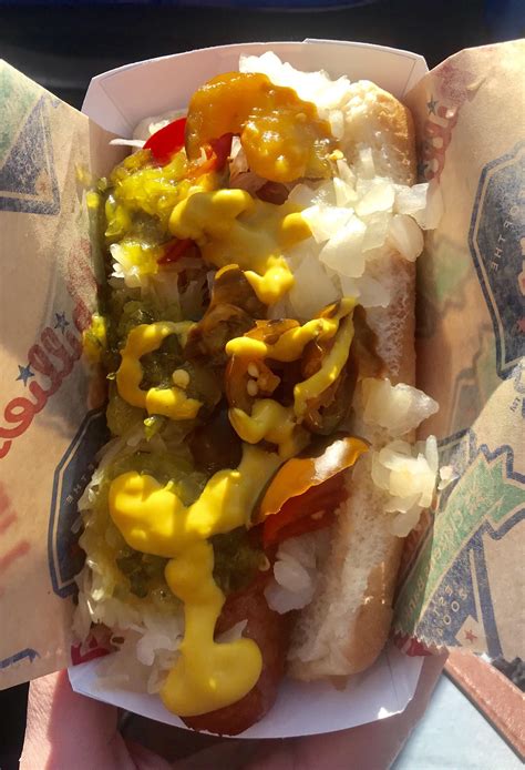 Hot diggity dog : r/phillies