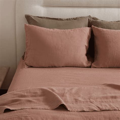 The 12 Best Linen Sheets, Tested by Editors