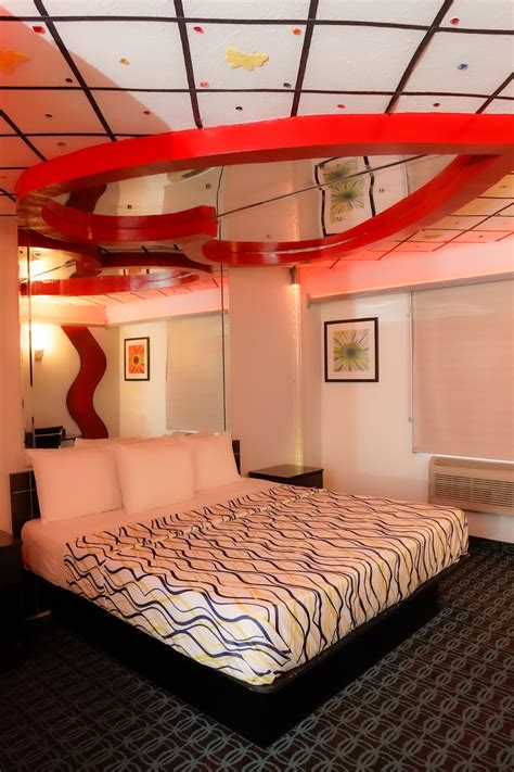 Honeymoon Suite - Pelham Garden Motel | Bronx NY