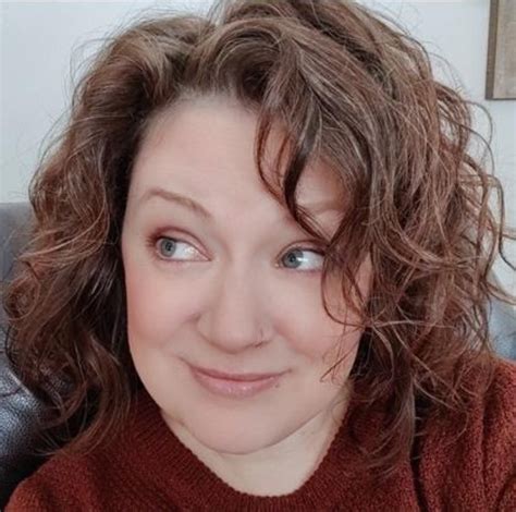 Leah Thompson — Ground Floor Artists