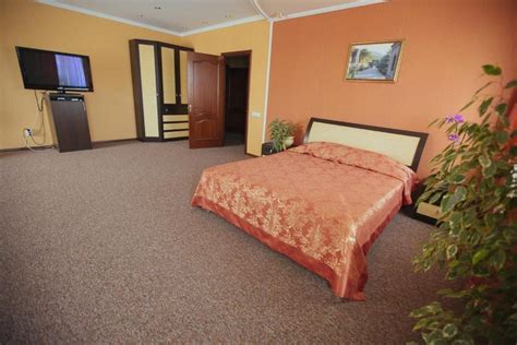 Отель Версаль, Старый Оскол, цены от 2100 руб. | 101Hotels.com