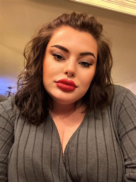 My wonky nostrils! (26f) : r/Noses