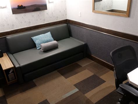 Minute Suites (Concourse D/E Connector) at Charlotte Douglas ...