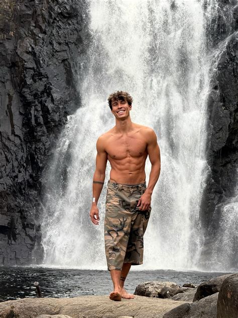 the stud farm — Hayden Greene Explore the archives