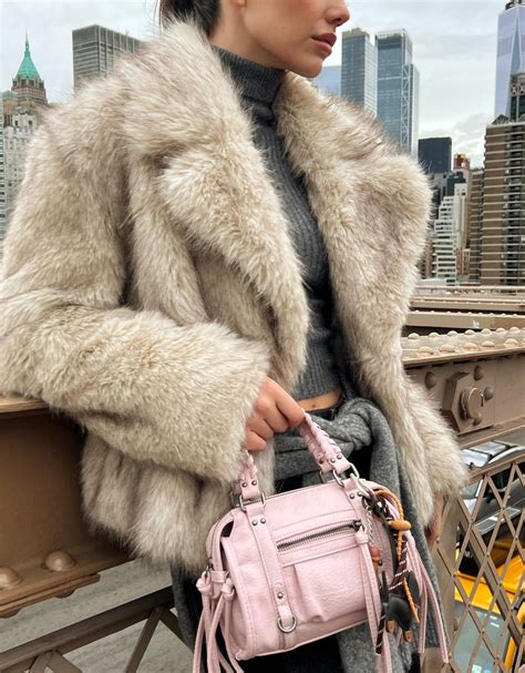 Faux fur - Women | Bershka