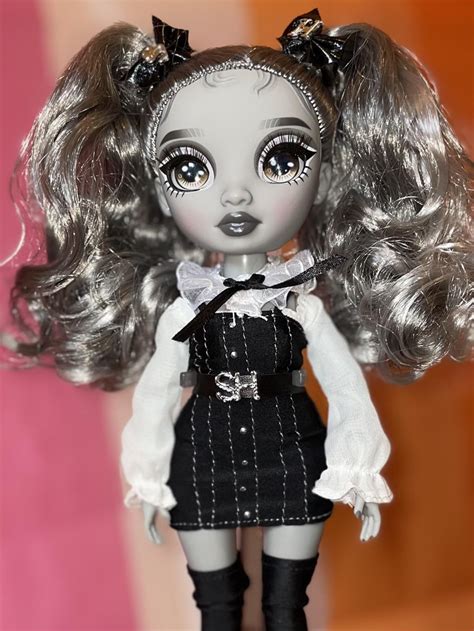 beautiful nicole 🖤🪩 : r/RainbowHigh