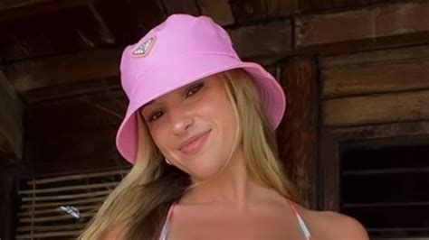 World's sexiest volleyball star Kayla Simmons hailed 'most attractive woman on Instagram' as she ...