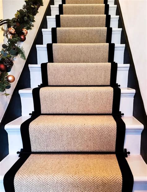 28 Stair Carpet Runner Ideas To Elevate Your Hallway