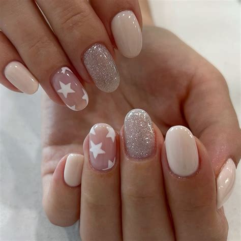 Star nails with glitter accent nail 🥰 in 2025 | Retro nails, Glitter ...