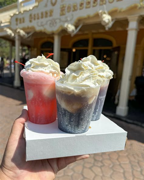 Foodatdisneyland | The New Deep-fried Pineapple from Award Wieners in ...