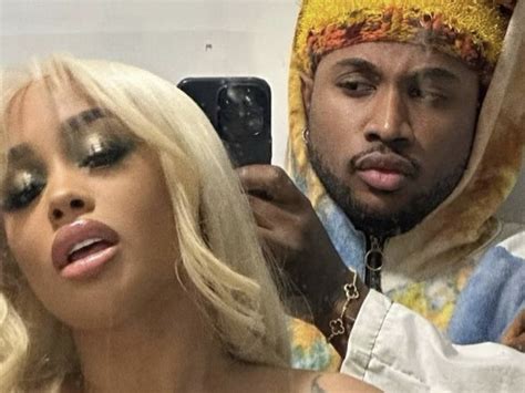 DreamDoll: The blonde diva really can't take enough stunning selfies — Attack The Culture