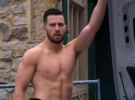 Emmerdale spoiler: Debbie Dingle and Ross Barton FINALLY kiss - and ...