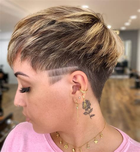 30 Current Androgynous, Gender-Neutral and Non-Binary Haircuts