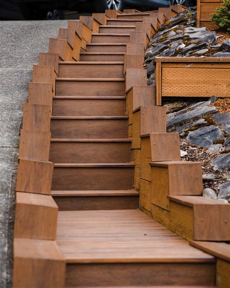Deck Stairs & Landings - Rick's Custom Fencing & Decking