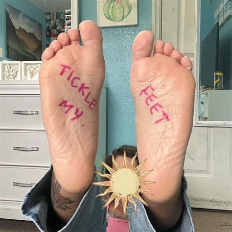 Ticklish Latina : r/tickling