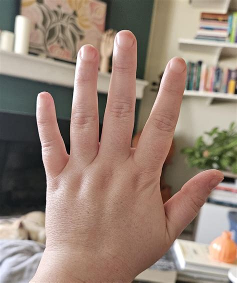 I think my nail beds are unusually short and wide. Are they? : r/Nails