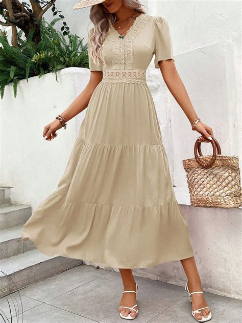 Vestido con encaje bajo con fruncido | Vestidos de moda para mujer ...