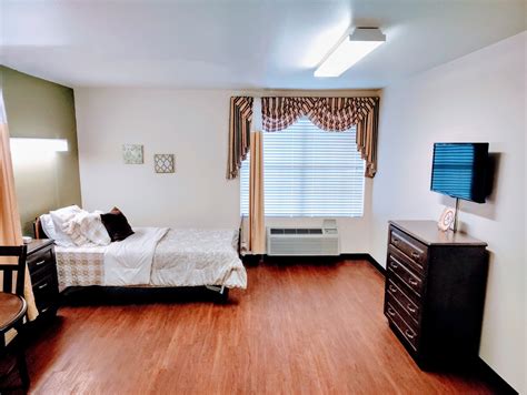 Gallery | Courtyards at Pasadena