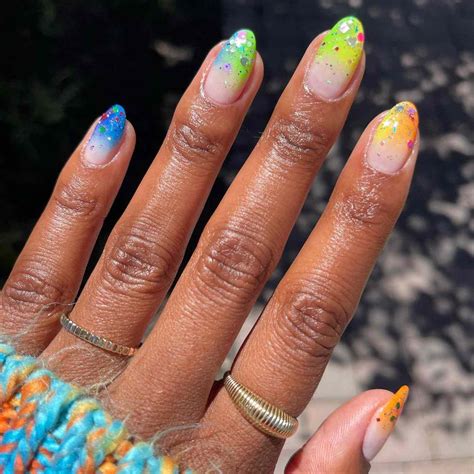 25 Glitter Ombré Nail Ideas to Try in 2024