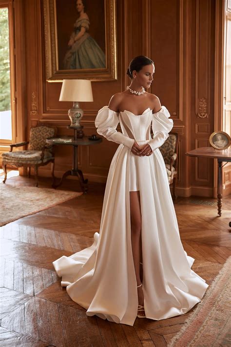 Wedding gowns with long trains 60 photos - Astyledwedding.com