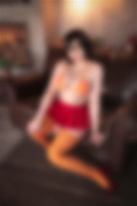 Velma cosplay by Yoshinobi : r/VelmaNSFW