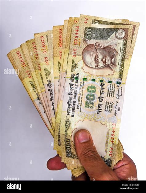 Indian 500 rupee note hi-res stock photography and images - Alamy