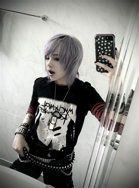 Emo boy | Emo fashion men, Emo boy hair, Emo outfits
