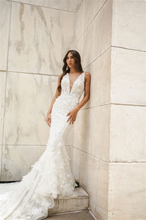 Wedding Dresses in the Greater Minneapolis St. Paul Area | Bridal Accents Couture