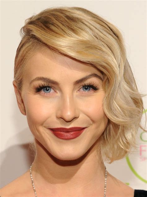 Celebrity Apologizes for Blackface Costume - The New York Times