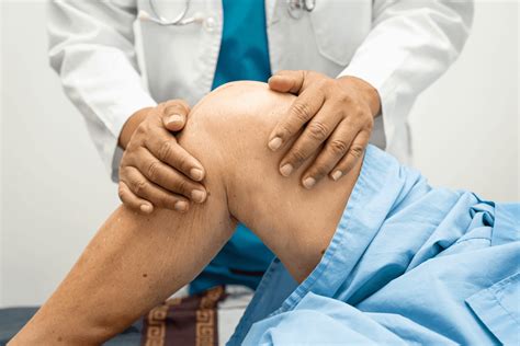How to Get Rid of That Crunching Sound in Your Knee - Doctronic