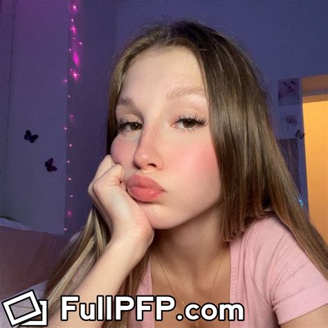 emilyyburns on OnlyFans | Full-Size Profile Picture Download - fullpfp.com