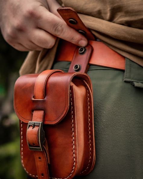 Vertical Bushcraft Leather Belt Bag - Etsy | Leather belt bag, Mens ...