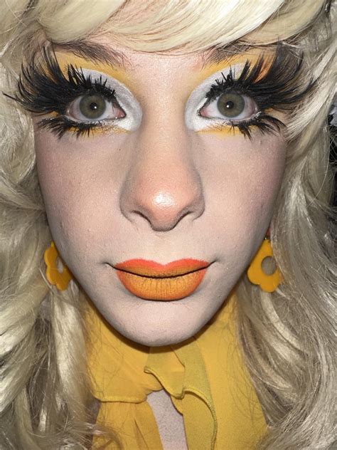 Catching Banana Fever 💛🍌 : r/Drag