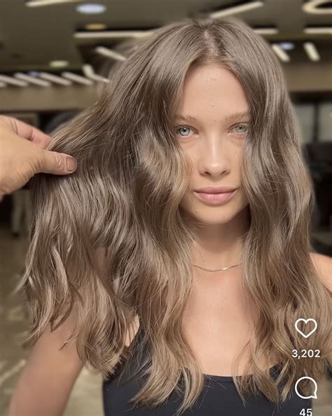 Pin by elisabetta on capelli | Beige hair, Dark blonde hair color ...