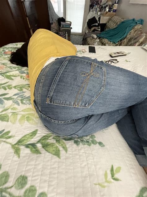 mom asleep | Scrolller