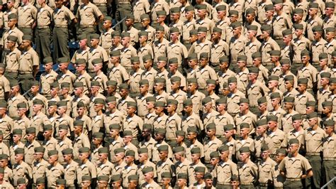 Male Marines Accused of Sharing Naked Photos of Female Military Colleagues, According to Report ...