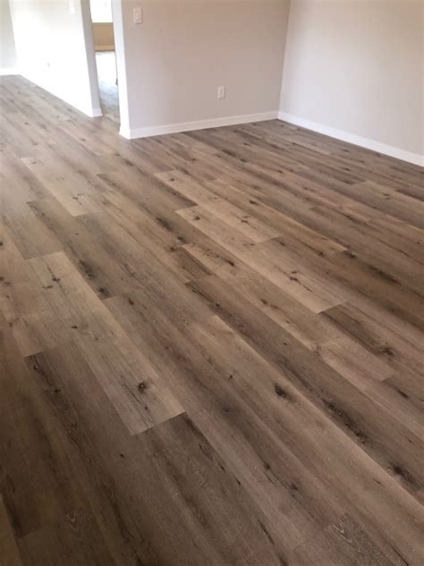 Grey Vinyl Flooring That Looks Like Wood – Flooring Tips
