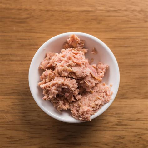 Amazon Fresh Wild Caught Chunk Light Tuna - By the Label