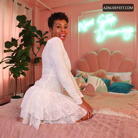 DAPHNIQUE SPRINGS Feet - AZNudeFeet