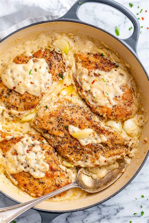 Creamy Garlic Chicken Recipe – Creamy Garlic Chicken Breasts — Eatwell101