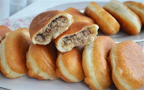 Пирожки с мясом и картофелем - простой классический рецепт
