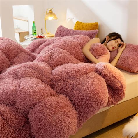 Amazon.com: AETVRNI Luxury Plush Shaggy Thick Faux Fur Comforter, Big Heavy Winter Comforter Set ...
