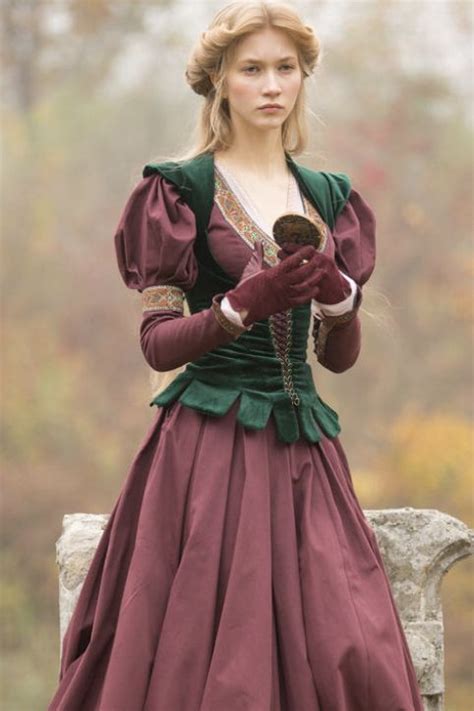 Pin by Nayra Wolf on одежда in 2024 | Renaissance fair costume, History ...