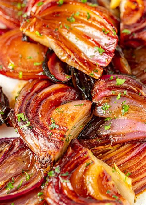 Raw Vs Cooked Red Onion: Why Texture Matters On The Plate