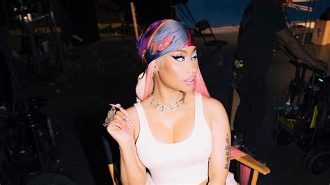 "Dreifach E": So groß waren Nicki Minajs Brüste vor der OP