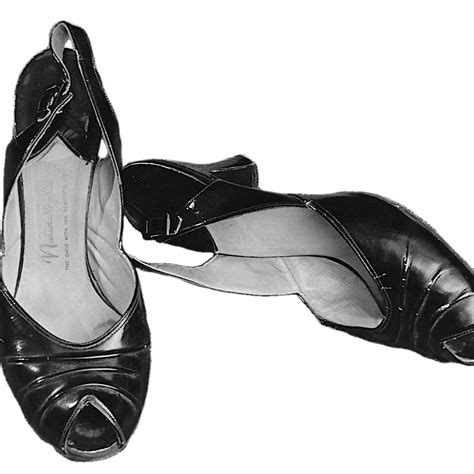 Episode 1 - "Hell A' Poppin" - The Spectator: Who Killed Molly Zelko Audiobook | Himalaya